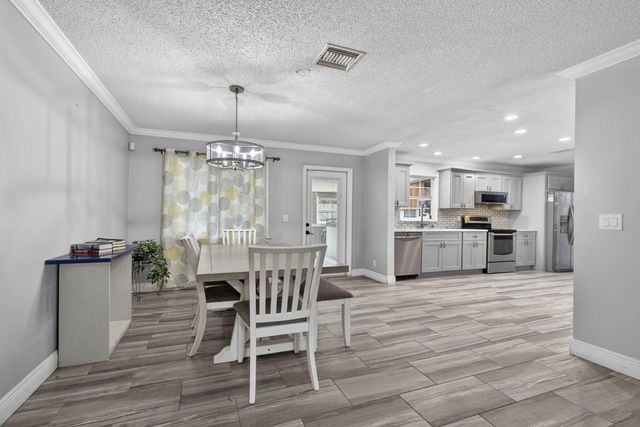 16318 E Glasgow Drive, The Acreage, FL 33470