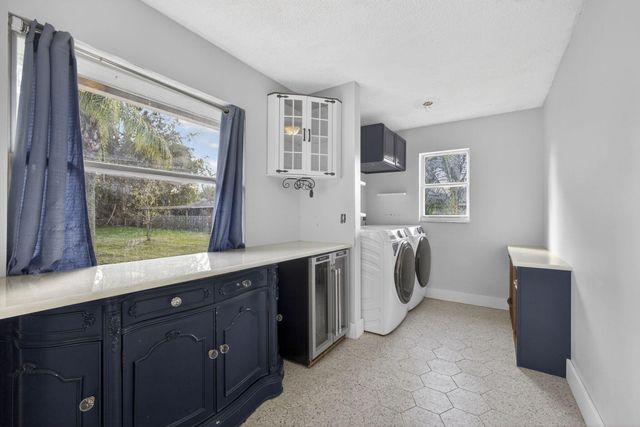 16318 E Glasgow Drive, The Acreage, FL 33470