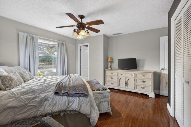 16318 E Glasgow Drive, The Acreage, FL 33470