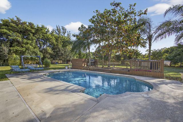 16318 E Glasgow Drive, The Acreage, FL 33470