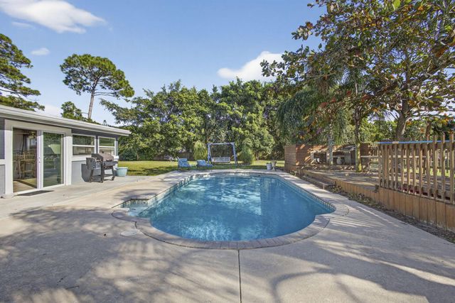 16318 E Glasgow Drive, The Acreage, FL 33470