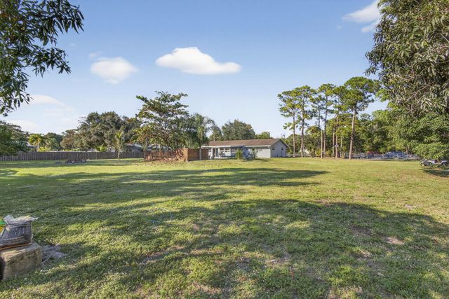 16318 E Glasgow Drive, The Acreage, FL 33470