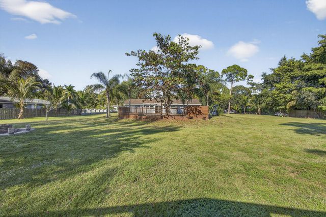 16318 E Glasgow Drive, The Acreage, FL 33470