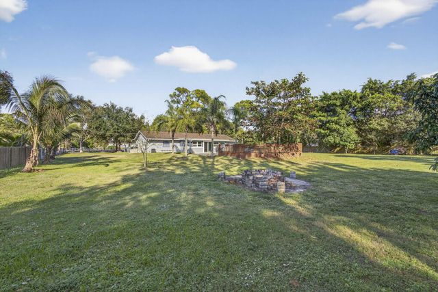 16318 E Glasgow Drive, The Acreage, FL 33470