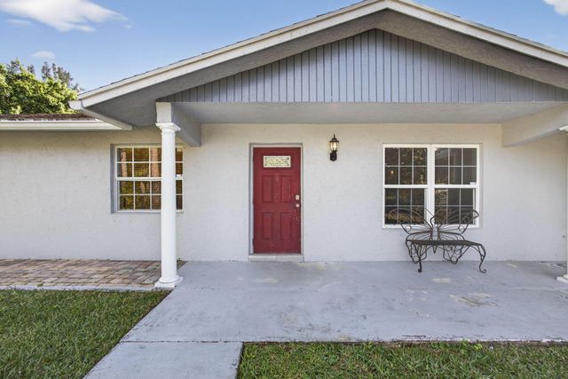 16318 E Glasgow Drive, The Acreage, FL 33470