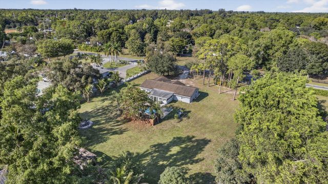 16318 E Glasgow Drive, The Acreage, FL 33470