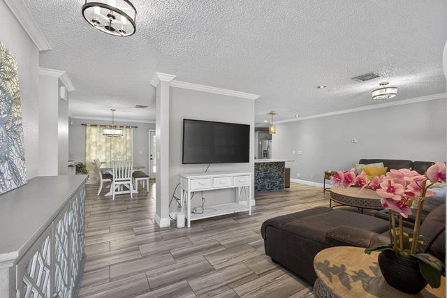 16318 E Glasgow Drive, The Acreage, FL 33470