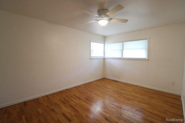 1404 S Graham Road, Flint, MI 48532