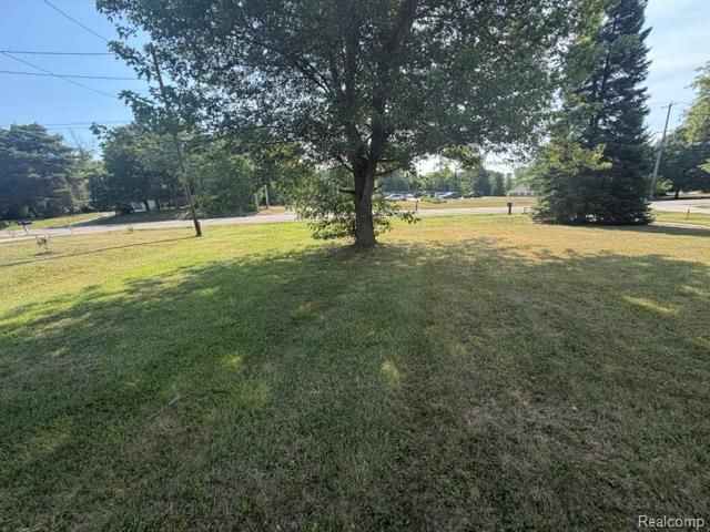 1404 S Graham Road, Flint, MI 48532