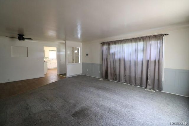 1404 S Graham Road, Flint, MI 48532