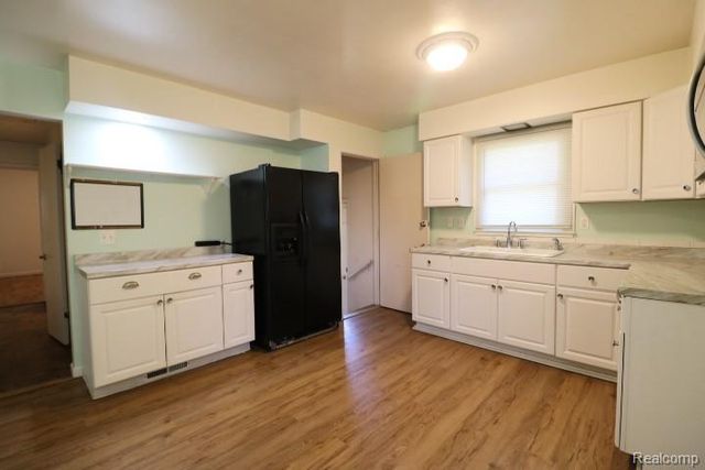 1404 S Graham Road, Flint, MI 48532