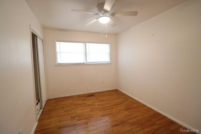 1404 S Graham Road, Flint, MI 48532