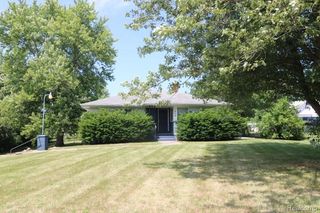1404 S Graham Road, Flint, MI 48532