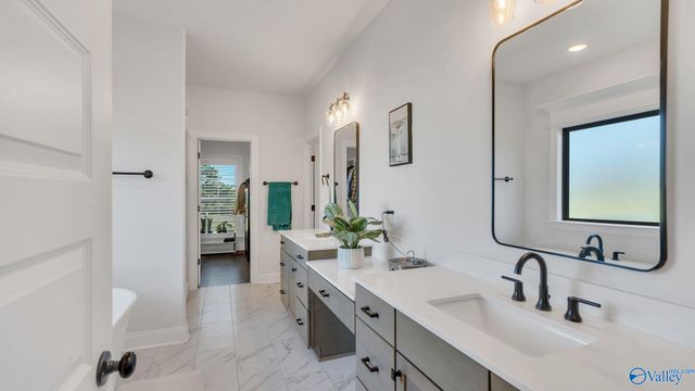 731 W Limestone Road, Hazel Green, AL 35750