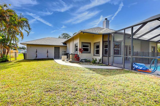 256 SW Ridgecrest Drive, Port St Lucie, FL 34953