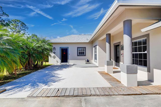 256 SW Ridgecrest Drive, Port St Lucie, FL 34953