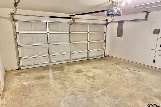 806 Hummingbird St, Whitehouse, TX 75791