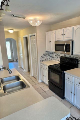 806 Hummingbird St, Whitehouse, TX 75791