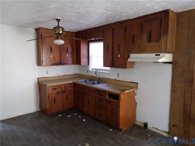 1475 Prestwood Rd, Alberta, VA 23821