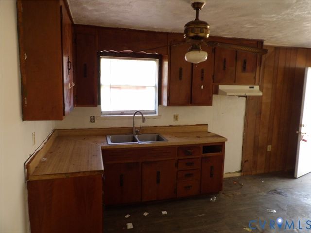 1475 Prestwood Rd, Alberta, VA 23821