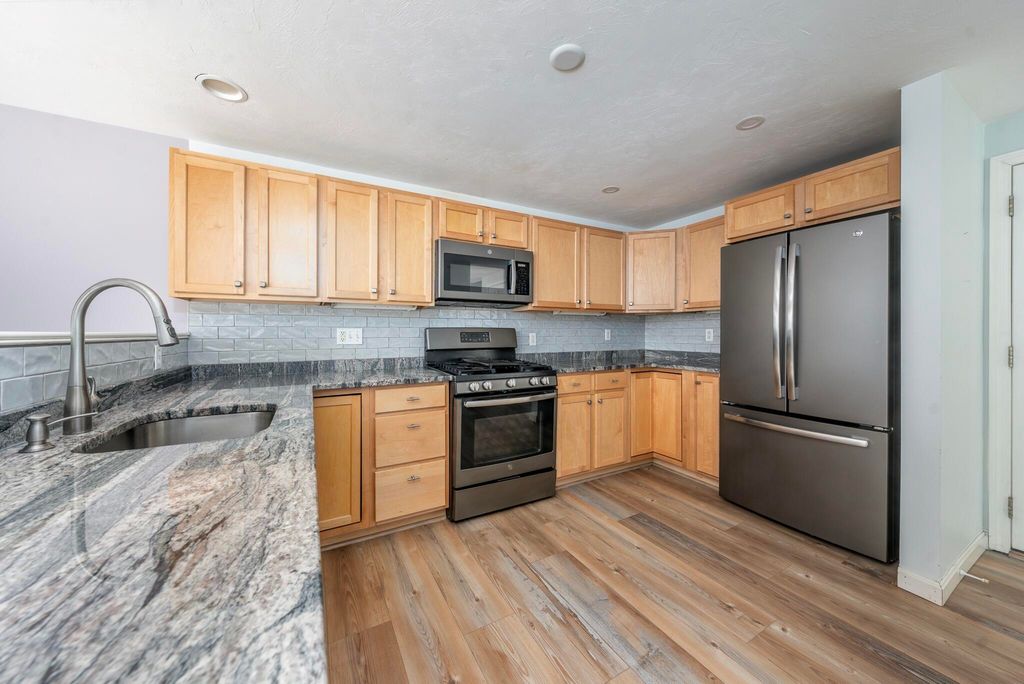 153 Leisure Green Drive, Mashpee, MA 02649