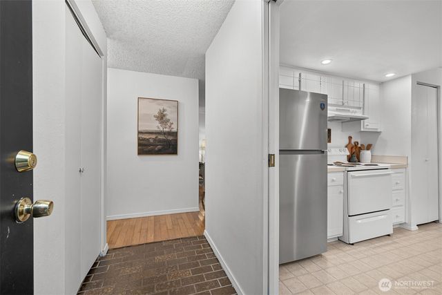 10 B Little Strawberry Lane, Bellingham, WA 98229