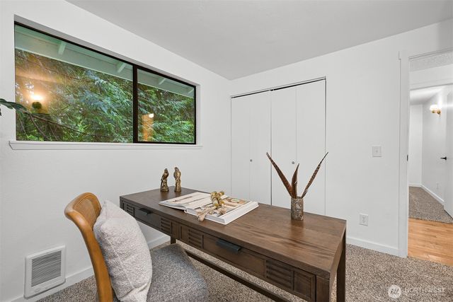 10 B Little Strawberry Lane, Bellingham, WA 98229
