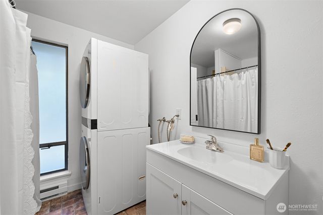 10 B Little Strawberry Lane, Bellingham, WA 98229