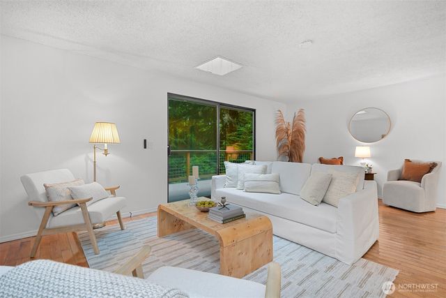 10 B Little Strawberry Lane, Bellingham, WA 98229