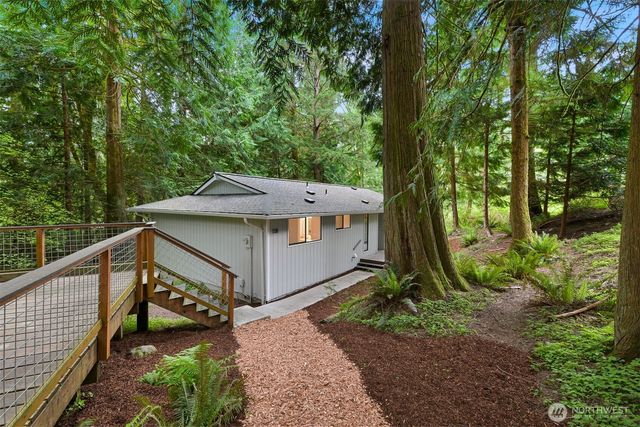 10 B Little Strawberry Lane, Bellingham, WA 98229