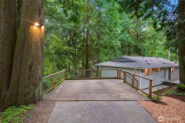 10 B Little Strawberry Lane, Bellingham, WA 98229