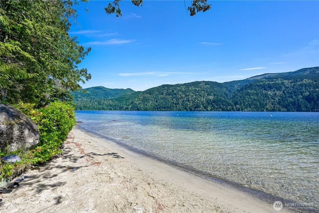 10 B Little Strawberry Lane, Bellingham, WA 98229