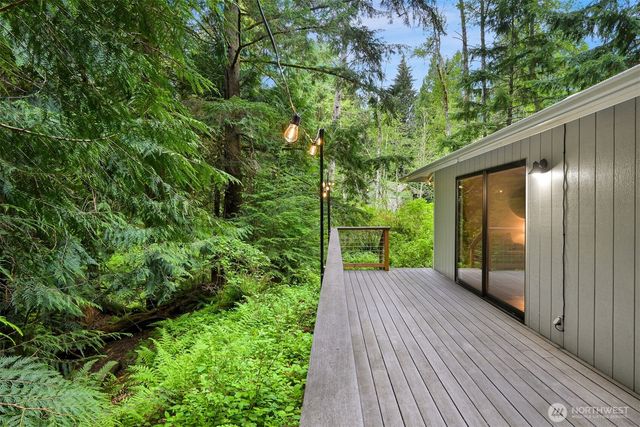 10 B Little Strawberry Lane, Bellingham, WA 98229