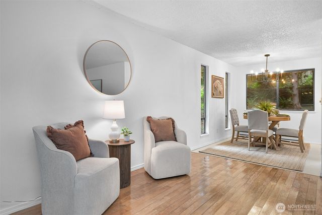 10 B Little Strawberry Lane, Bellingham, WA 98229