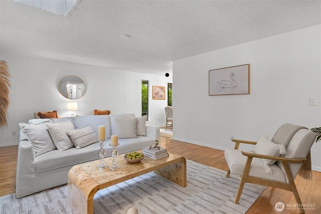 10 B Little Strawberry Lane, Bellingham, WA 98229