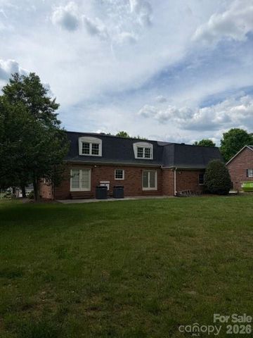 1220 Pineview Street, Albemarle, NC 28001