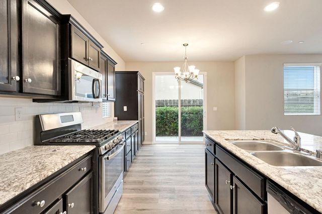 1312 Joy Drive, Clovis, CA 93619