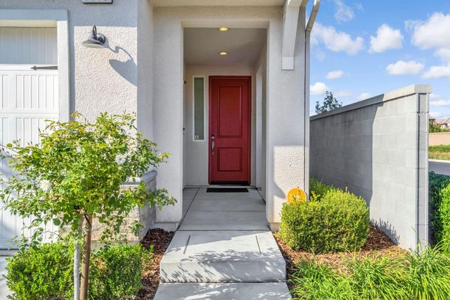 1312 Joy Drive, Clovis, CA 93619