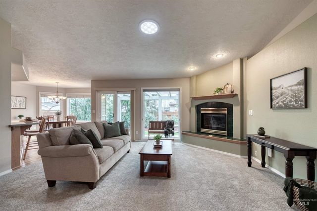 1376 N Deer Creek Place, Meridian, ID 83642