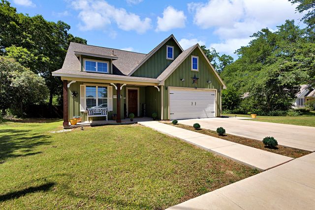 540 E Main Street, Pilot Point, TX 76258