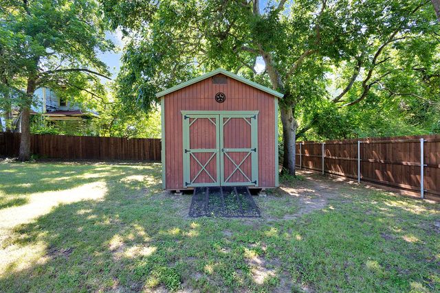 540 E Main Street, Pilot Point, TX 76258