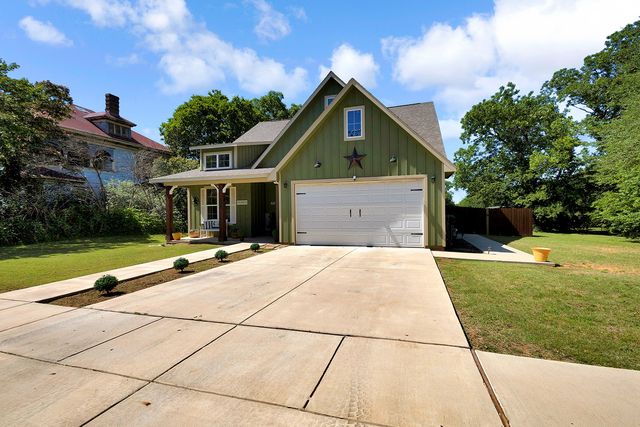 540 E Main Street, Pilot Point, TX 76258