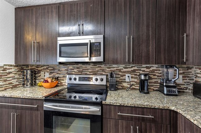 688 CRESTING OAK CIRCLE 48, Orlando, FL 32824