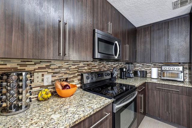 688 CRESTING OAK CIRCLE 48, Orlando, FL 32824