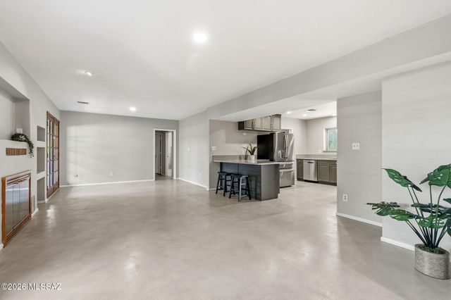 6035 E San Cristobal Street, Tucson, AZ 85715
