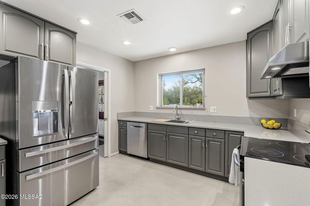 6035 E San Cristobal Street, Tucson, AZ 85715