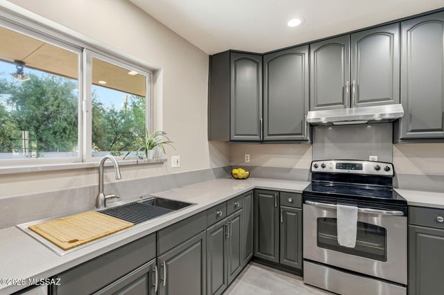 6035 E San Cristobal Street, Tucson, AZ 85715