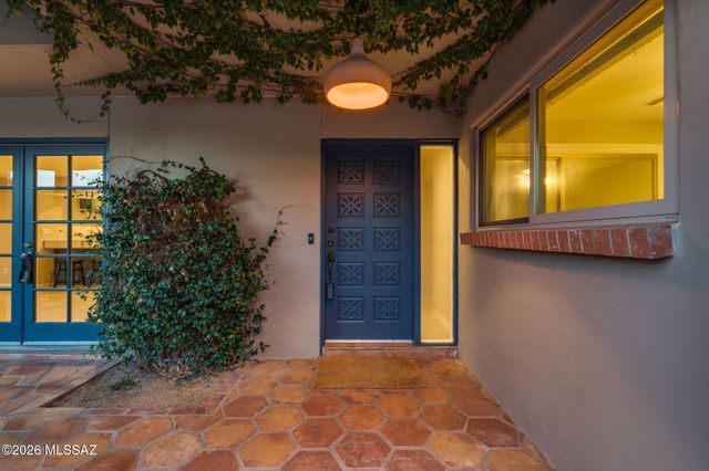 6035 E San Cristobal Street, Tucson, AZ 85715