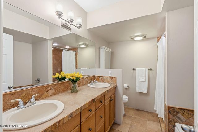 6035 E San Cristobal Street, Tucson, AZ 85715