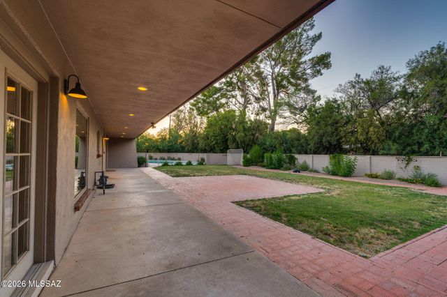 6035 E San Cristobal Street, Tucson, AZ 85715